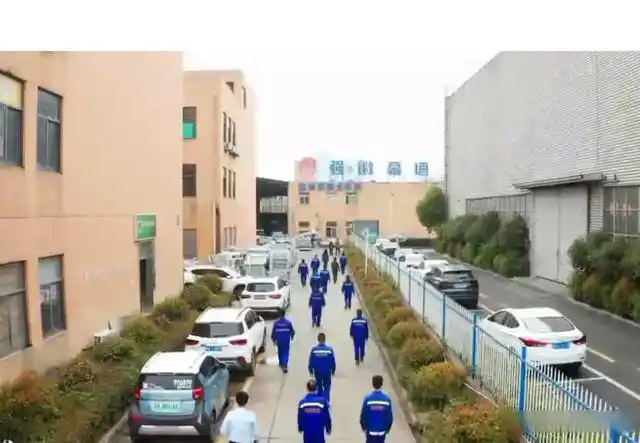 1744793557472739.jpg 4.jpg